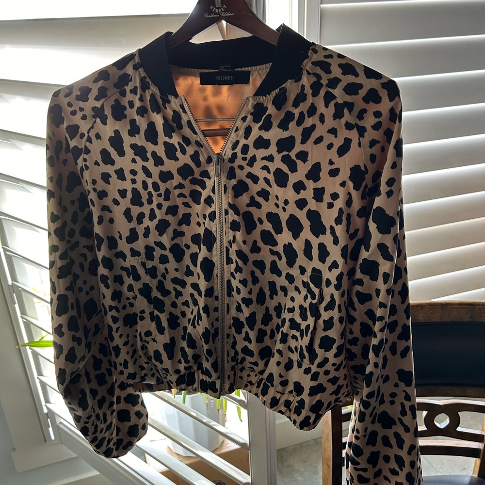 Leopard Print bomber zipper jacket womens Size L like new